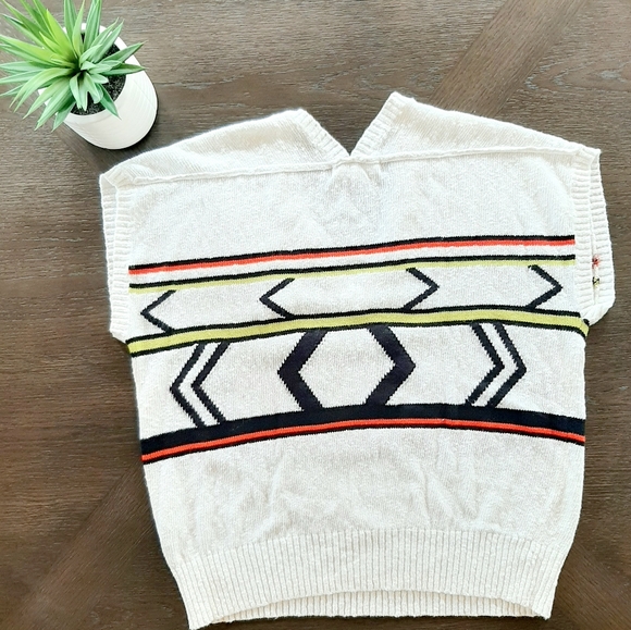 🌺Two by Vince Camuto boucle knit short sleeve - Picture 2 of 5